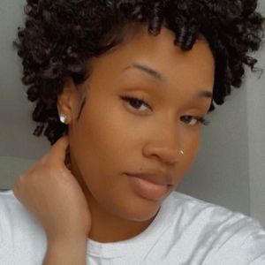 Meet your Posher, Shaina